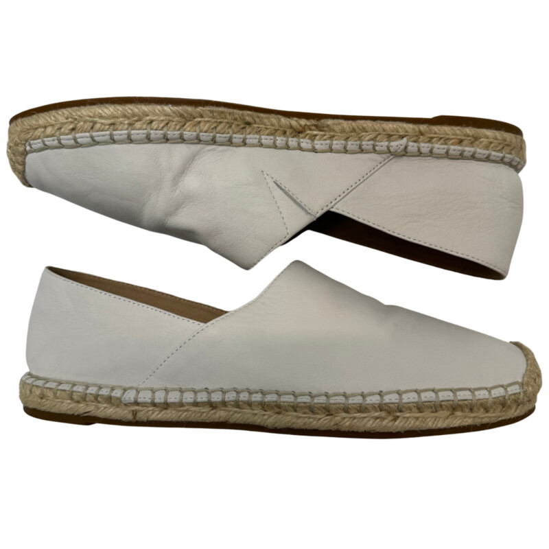 New In Box Eileen Fisher Washed Leather Shoes<br />
Myth Style<br />
Color: White<br />
Size: 8