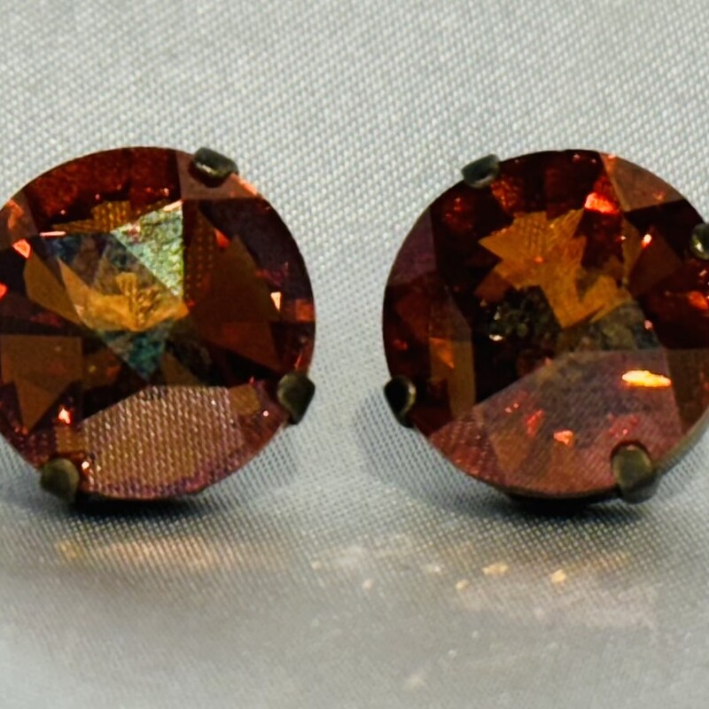 Sabika Large Orange Stud Earrings
Orange Silver Size: Large