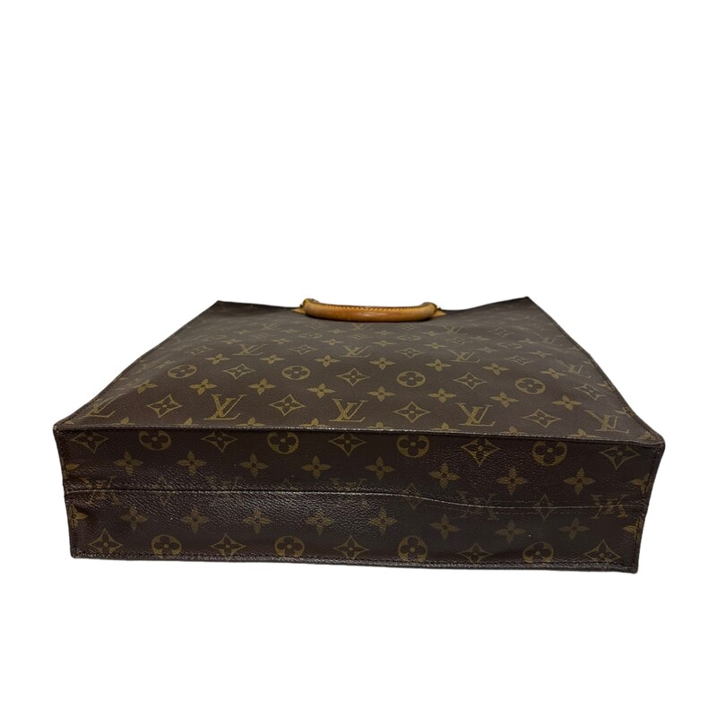 Louis Vuitton Sac Plat, Monogram, Size: GM

Date Code: MI0082

Dimensions:
Base length: 14.25 in
Height: 15 in
Width: 3.75 in
Drop: 4.75 in

Light musty smell.