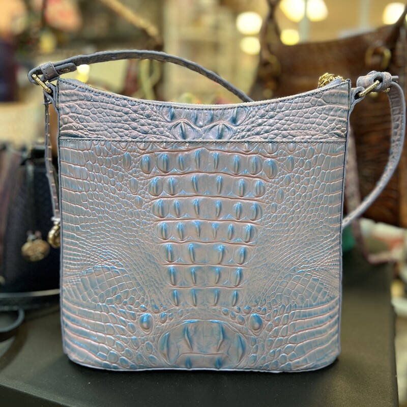 BRAHMIN
Katie Crossbody Frosted Lilac Melbourne Purse
The Katie Crossbody is a zip-top style that tapers out slightly to create a sleek silhouette. Adjust the strap to fit your needs, and stay organized with multiple interior pockets and a key clip.
Zip top
Back slide-in pocket
Interior organizer pockets
Pen pocket
Key clip
25 inch strap drop
This bag is in like new condition.  No marks, flaws, or scratches.