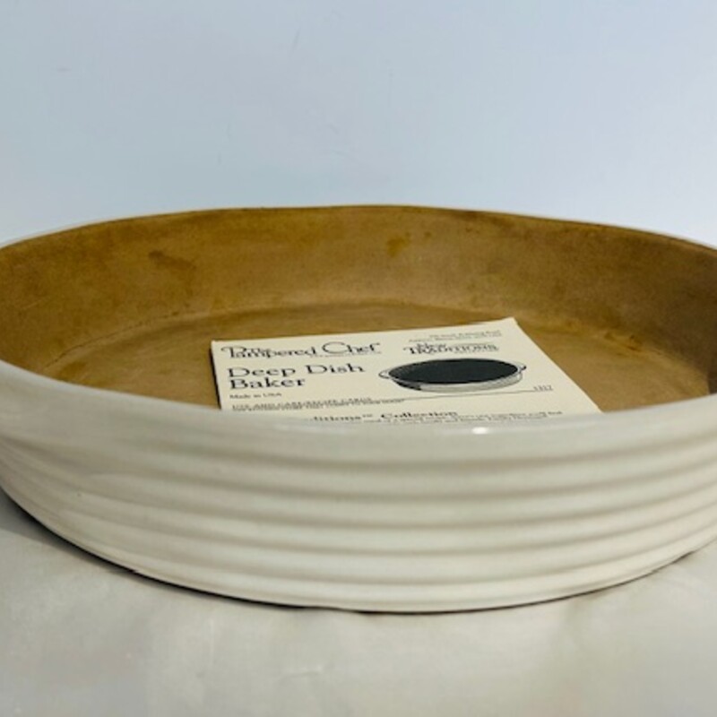 Pampered Chef Deep Dish Baker
Cream Tan Size: 12.5diameter