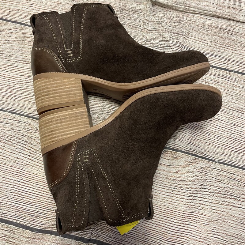 Clarks suede chocolate slip on booties wooden heel rubber sole size 9