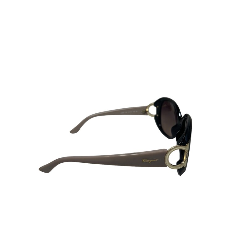 Ferragamo Sf668s, Brown, Size: OS

Light scrathing on lens