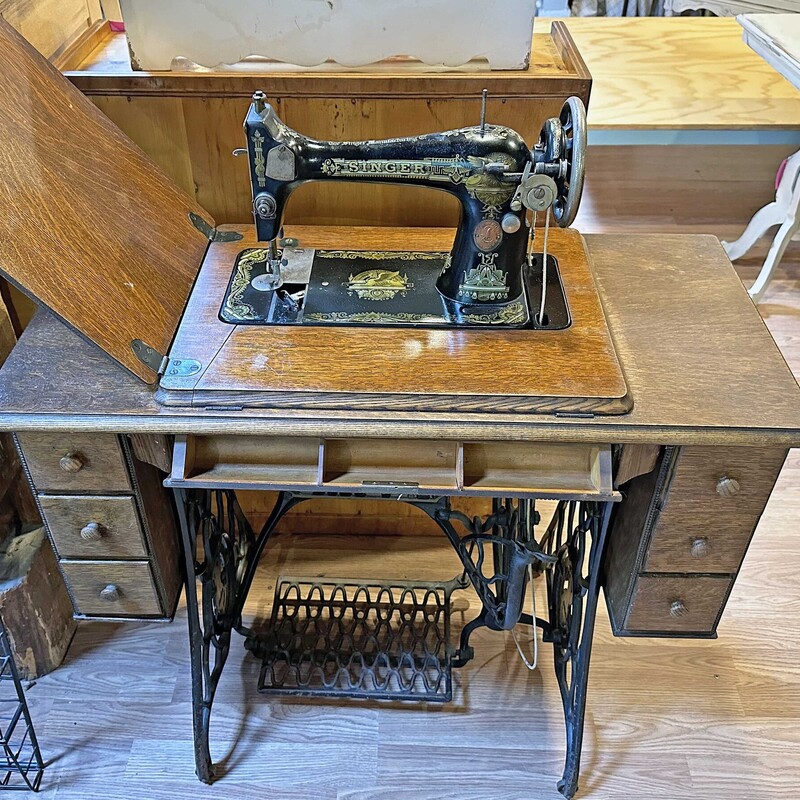 Vtg Singer Treadle Sewing Machine
Working Condition. Has Spare Needles & Tools
Original Cable is in A Drawer
36 Inches Wide, 17.5 Inches Deep, 29 Inches High