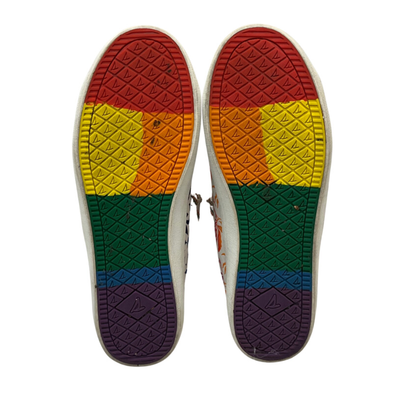 Sperry Slip On Sneakers<br />
Crest Vibe Design<br />
A Rainbow of Colors<br />
Size: 10