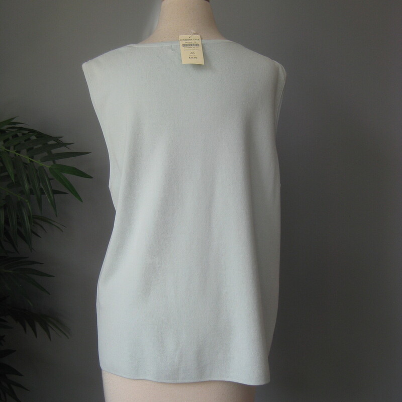 NWT $39.99
comfortable sleeveless top from Coldwater Creek.
Knit in a beautiful pale blue aqua color.
Size 2x
flat measurements:
armpit to armpit: 21
width at hem: 22
length: 23.5

thanks for looking!
#76082