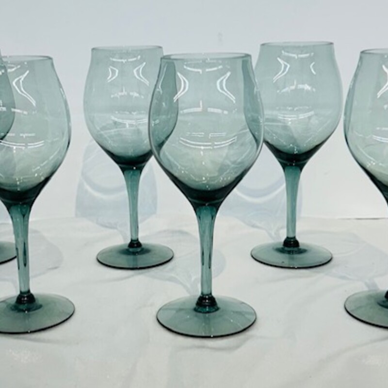 Set of 6 Green Glass Cordials
Green
Size: 2.5 x 6.5H