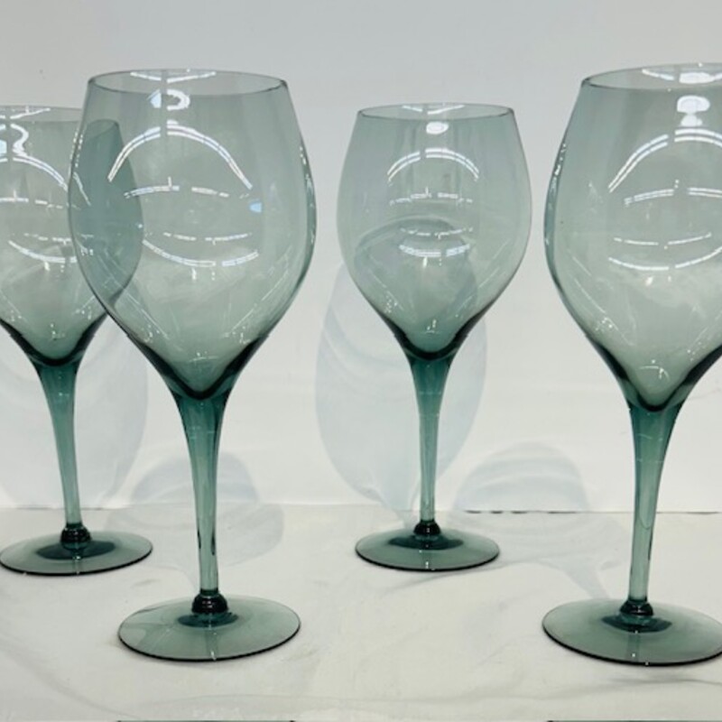 Set of 4 Green Glass Wine Glasses
Green
Size: 3.5 x 7.5H