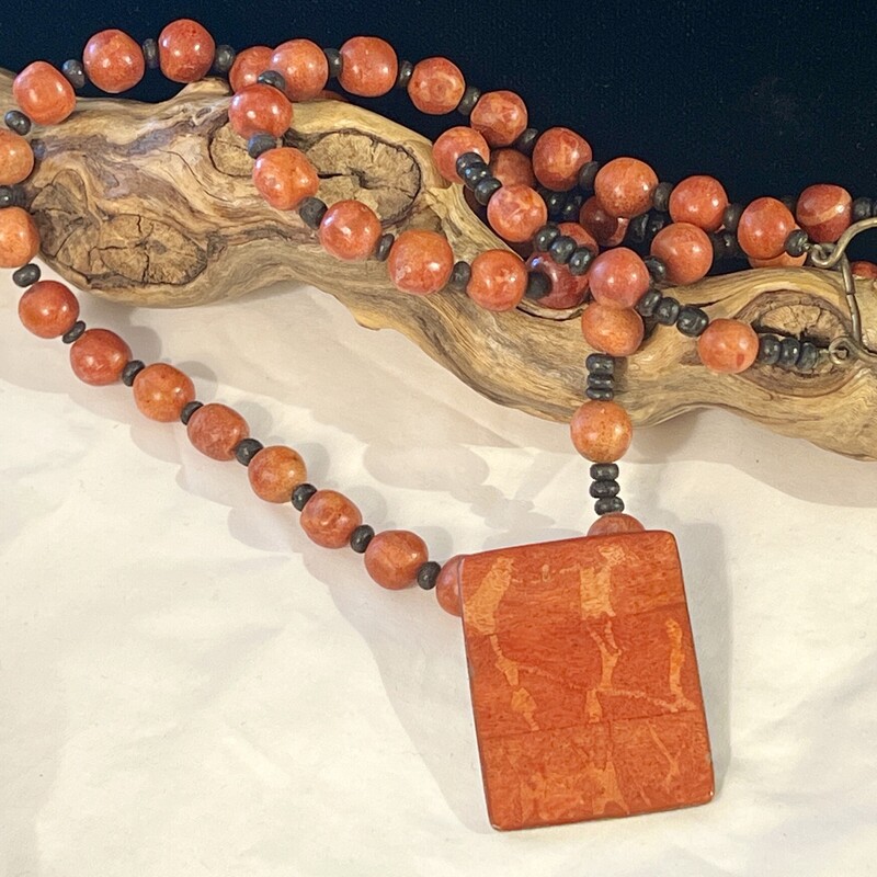 Orange bead & pendant necklace