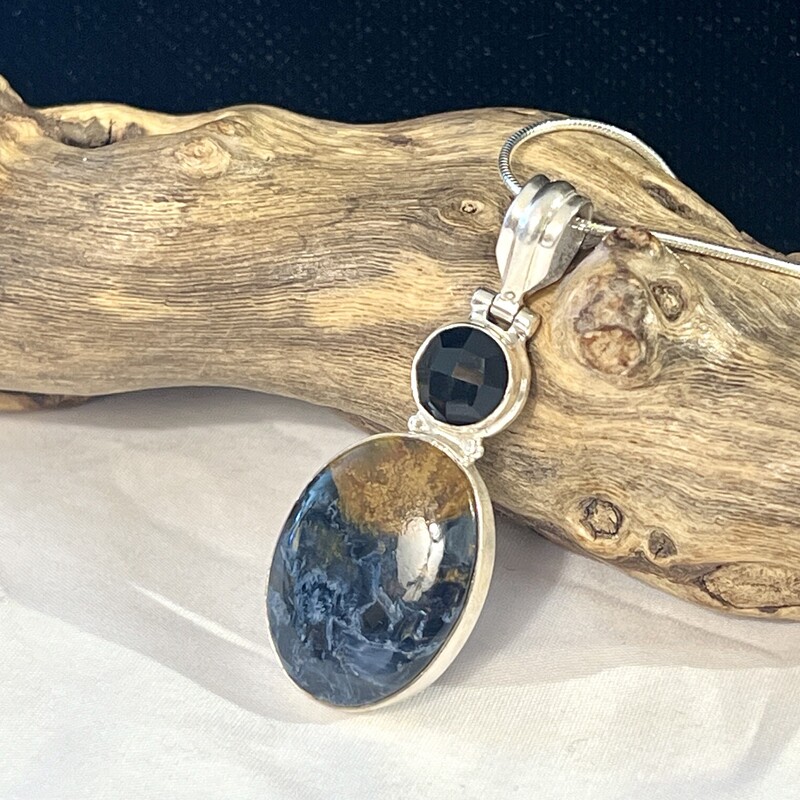 Sterling agate & black stone necklace