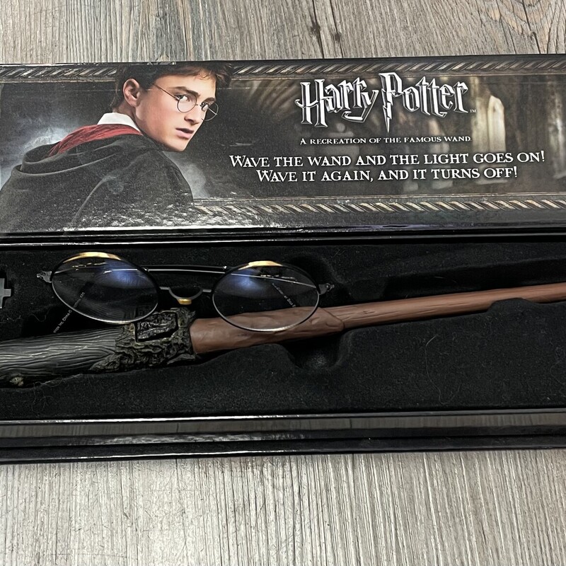 Harry Potters Wand & Eyeglasses, Brown,
 Size: Pre-owned