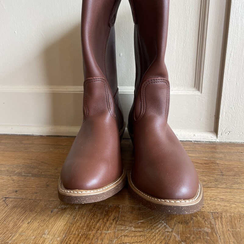 MainstreamLeatherBoot, Brown, Size: 9M<br />
<br />
Heavy and new!<br />
<br />
Pick Up In Store Within 7 Days of Purchase<br />
OR<br />
Have it Shipped<br />
<br />
All Sales Are Final.<br />
No Returns.<br />
<br />
Thank You For Shopping With Us:-)