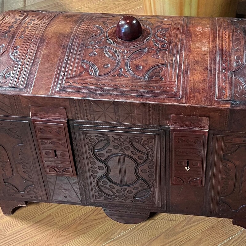 TAUREG Leather Chest, Nigerian, Domed
31in long x 17in deep x 22in tall