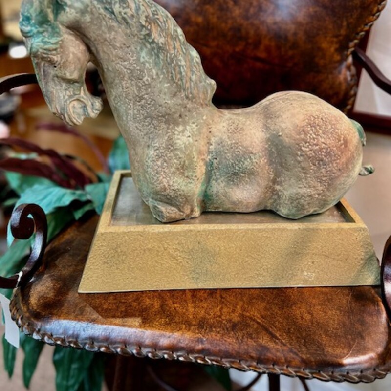 Horse Statue On Stand
Durastone
Tan and Green
Size: 16x14H