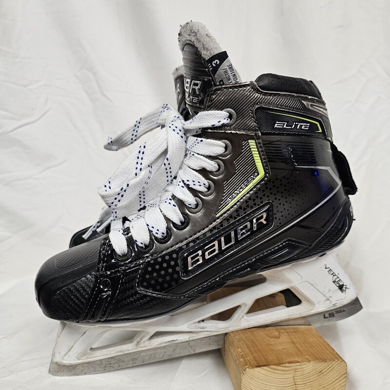 Bauer Elite Hockey Goalie Skates, Skate Size: 6 Width Fit 3, pre-owned in great shape! One small puncture on inside of right skate but it doesnt go all the way through.  See pics. Vertexx Edge quick release blade holder system with LS3G+ steel.