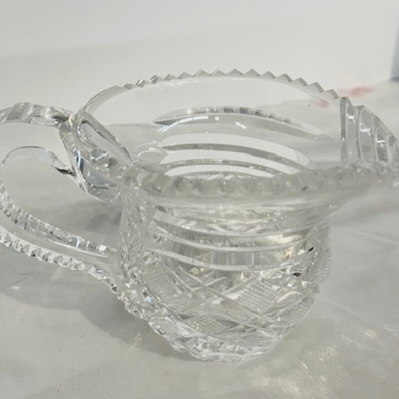 Waterford Crosshatch Creamer
Clear
Size: 3.5x6H