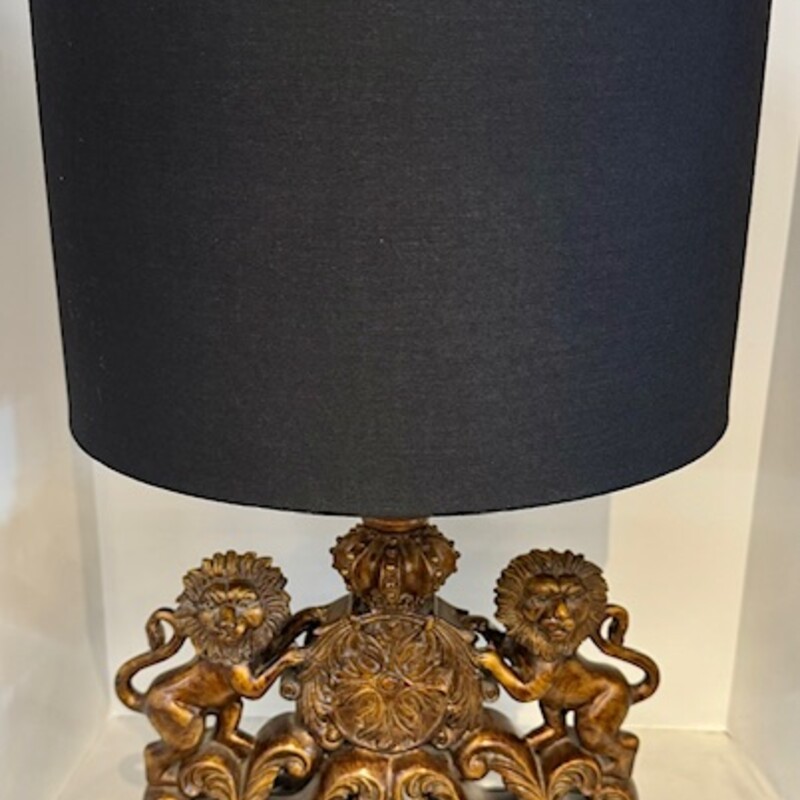 Lion Ornate Heavy Lamp
Gold Black
Size: 14x26H