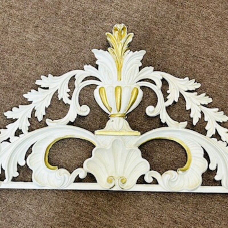 Italian Carved Wood Swirl Wall Decor
White and Gold
Size: 30x14H