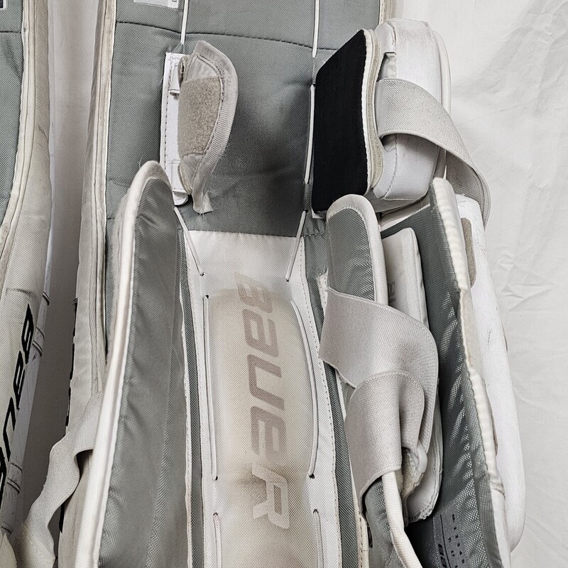 Bauer GSX Goalie Leg Pads<br />
Intermediate Medium<br />
31in.+<br />
pre-owned