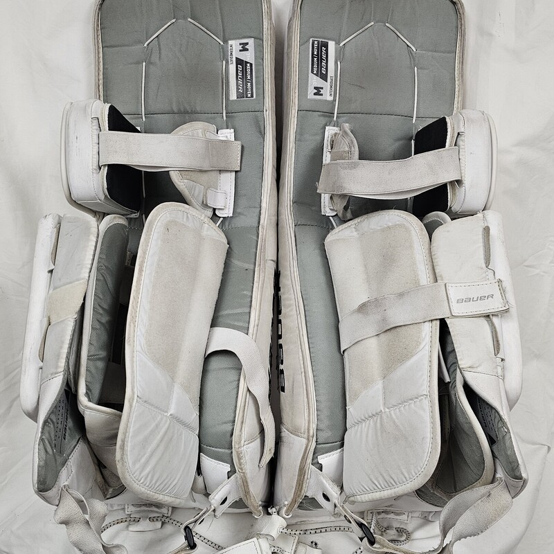 Bauer GSX Goalie Leg Pads<br />
Intermediate Medium<br />
31in.+<br />
pre-owned