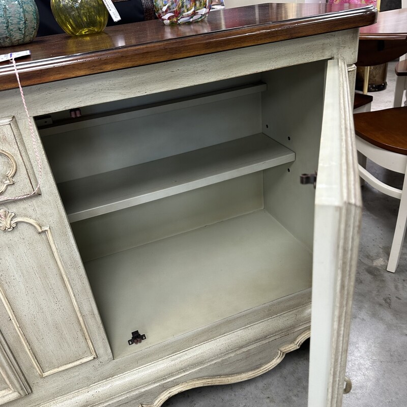 French Provincial Credenza, Sage Green and Brown<br />
Size: 60x18x36