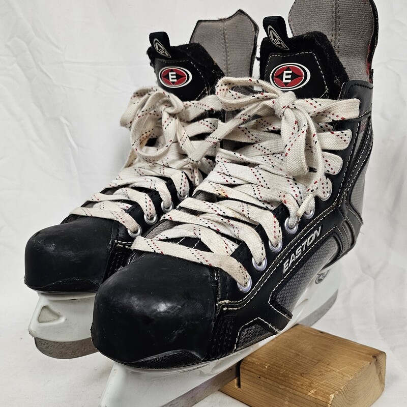 Easton Stealth S3 Hockey Skates, Size: 5.5, Junior Skates, pre-owned