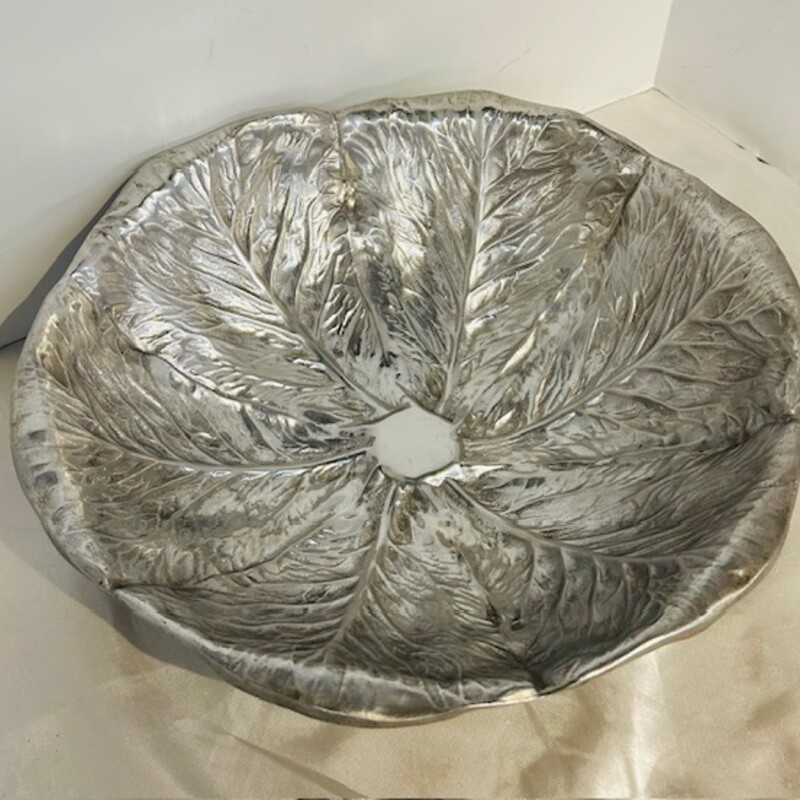 Wilton Armetale Cabbage Salad Bowl
Silver Size: 13 x 3.5H