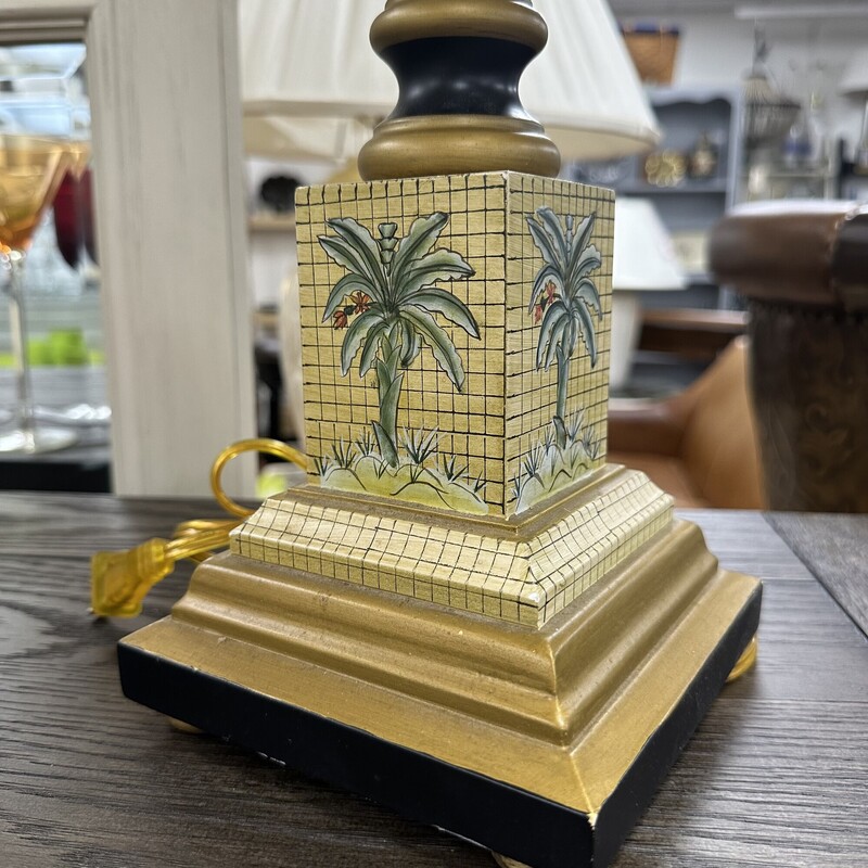 Tole Palm Tree Lamp + Shade, vintage. Price is for one lamp only.<br />
Size: 31in