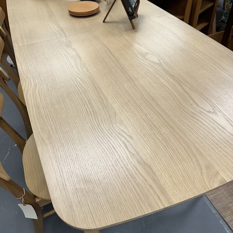 Large Mid Century Modern Extendable Dining Table, White Oak. Has a self storing leaf that allows the table to expand another 20in.<br />
Size: 93x32