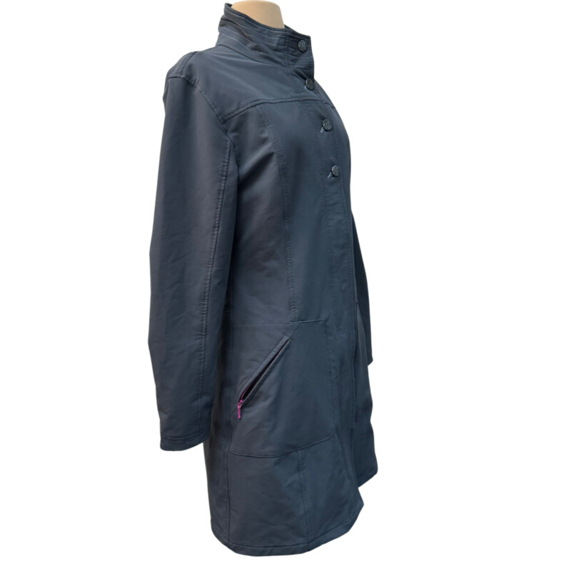 Title 9 Long Jacket<br />
Zipper and Button Closure<br />
Color: Gray<br />
Size: Medium