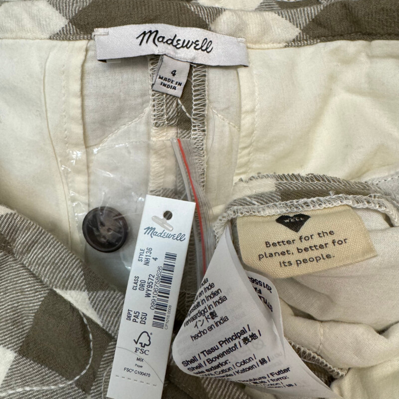 New Quilted Madewell Skirt<br />
100% Cotton<br />
With Pockets<br />
Tan and Cream<br />
Size: 4