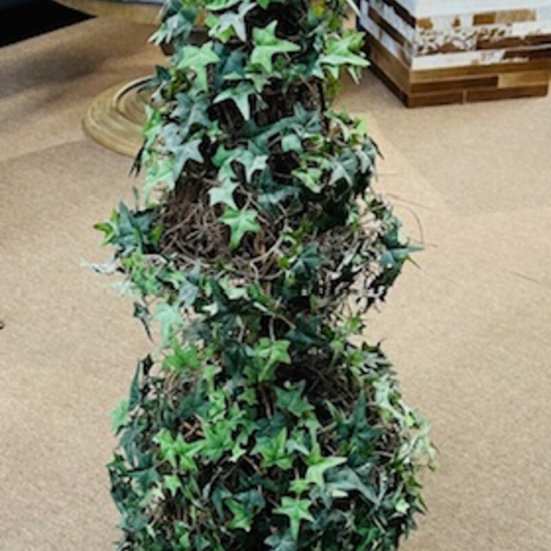 Multi Level Ivy Topiary