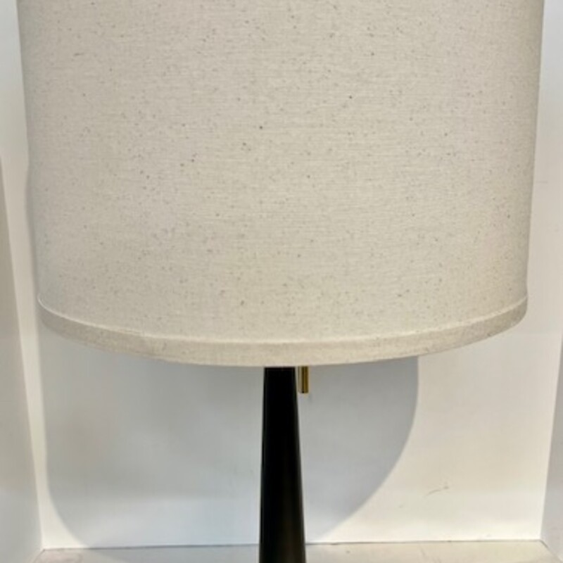 Table Lamp With Phone Plug
Black Copper Linen
Size: 12 x 22H