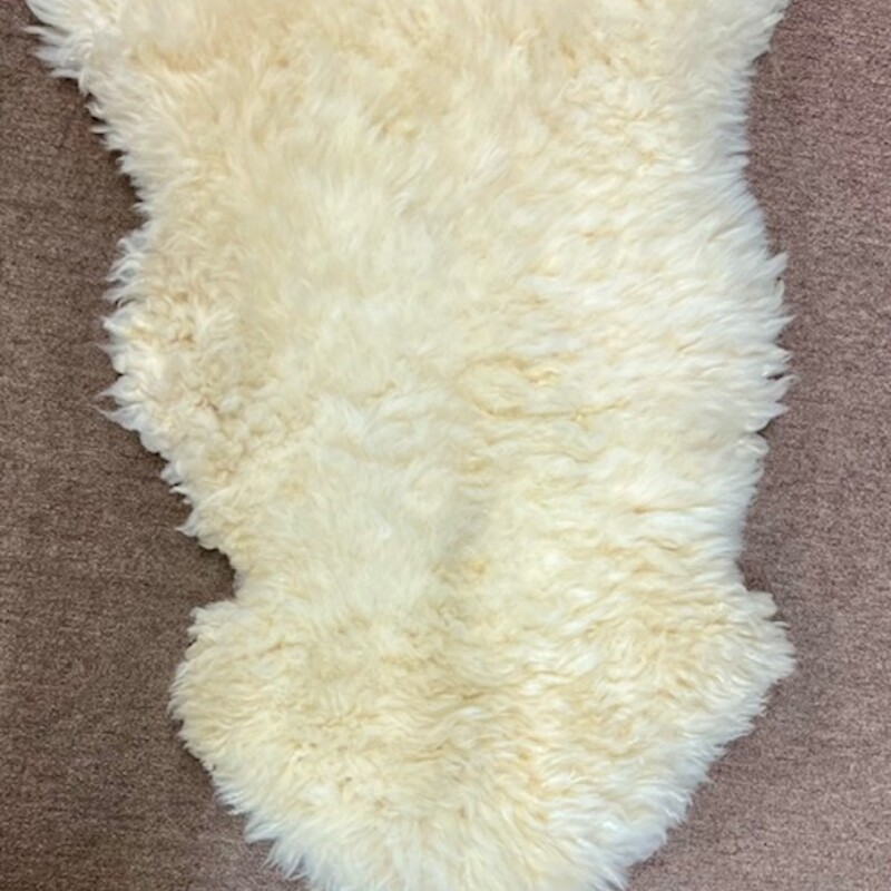 Sheepskin Rug
White, Size: 29x41