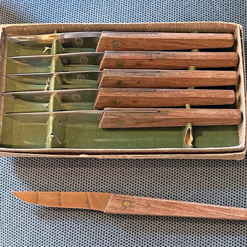 Set of Six Vintage French Sabatier Jeune
Steak Knives in Box