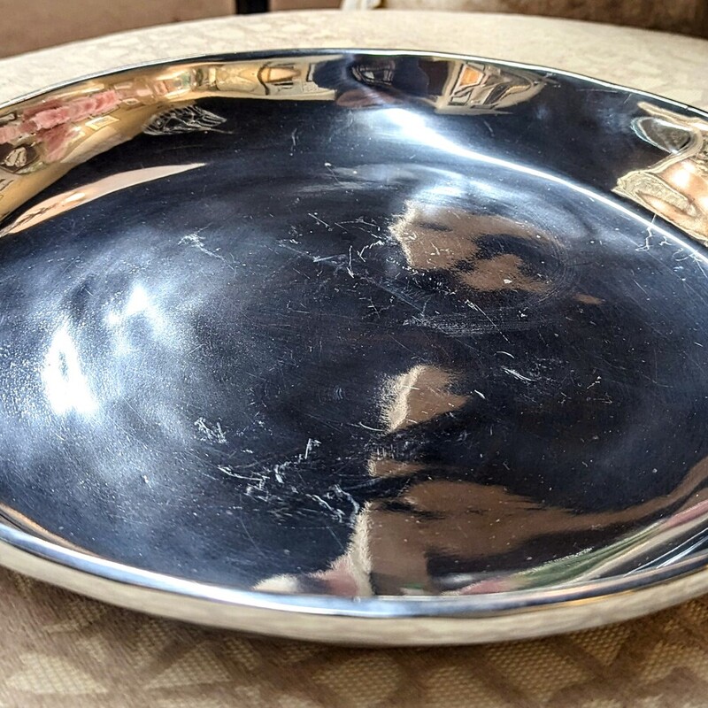 Mexican Metal Dish With Handles
Silver Gold Size: 17 x 13.5W