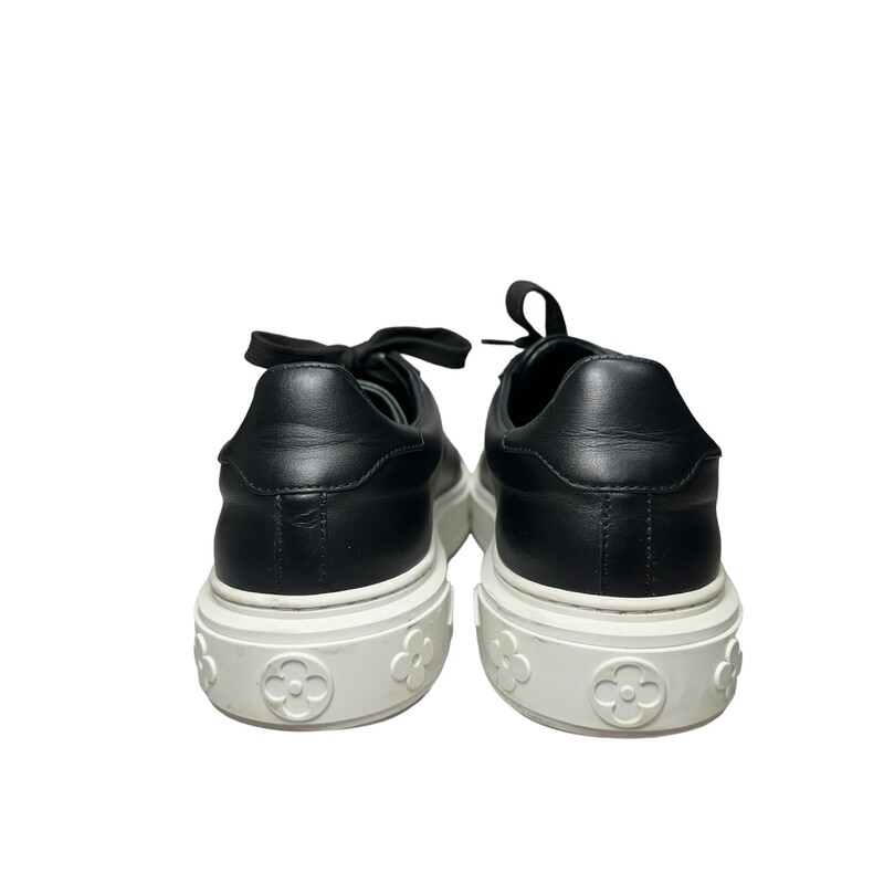 Louis Vuitton Timeout Low Cut Sneaker Black<br />
 Dust Bags included<br />
Size: 38.5<br />
<br />
Date Code: FA0159