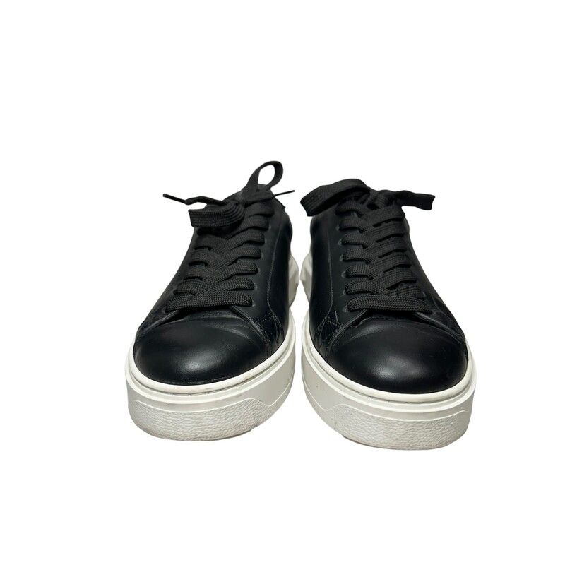 Louis Vuitton Timeout Low Cut Sneaker Black<br />
 Dust Bags included<br />
Size: 38.5<br />
<br />
Date Code: FA0159