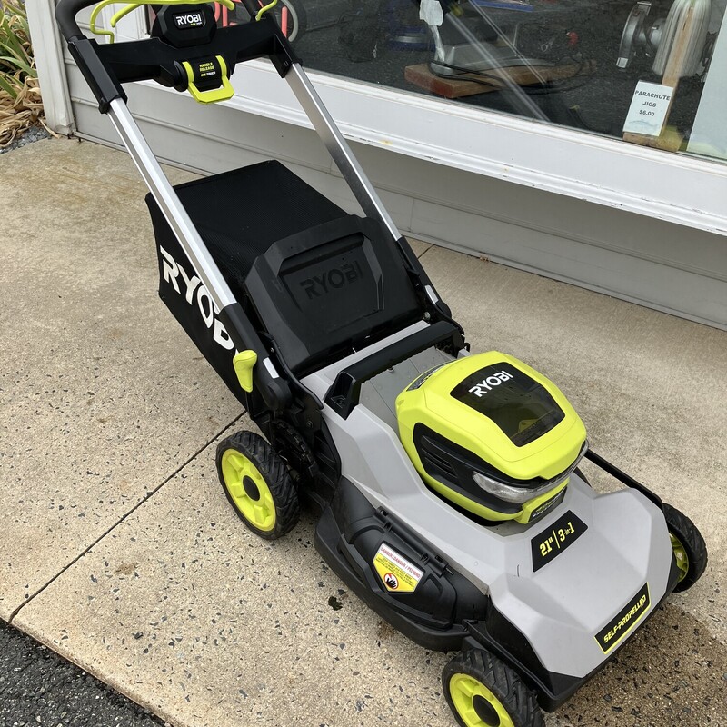 Self Propelled Lawnmower, Ryobi, 40V

21in, excellent condition

Includes 2 BRAND NEW 40V 6AH batteries ($300+ value)  and charger