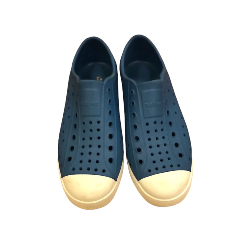 Blue Shoes, Boys, Size: 3

Located at Pipsqueak Resale Boutique inside the Vancouver Mall or online at:

#resalerocks #pipsqueakresale #vancouverwa #portland #reusereducerecycle #fashiononabudget #chooseused #consignment #savemoney #shoplocal #weship #keepusopen #shoplocalonline #resale #resaleboutique #mommyandme #minime #fashion #reseller

All items are photographed prior to being steamed. Cross posted, items are located at #PipsqueakResaleBoutique, payments accepted: cash, paypal & credit cards. Any flaws will be described in the comments. More pictures available with link above. Local pick up available at the #VancouverMall, tax will be added (not included in price), shipping available (not included in price, *Clothing, shoes, books & DVDs for $6.99; please contact regarding shipment of toys or other larger items), item can be placed on hold with communication, message with any questions. Join Pipsqueak Resale - Online to see all the new items! Follow us on IG @pipsqueakresale & Thanks for looking! Due to the nature of consignment, any known flaws will be described; ALL SHIPPED SALES ARE FINAL. All items are currently located inside Pipsqueak Resale Boutique as a store front items purchased on location before items are prepared for shipment will be refunded.