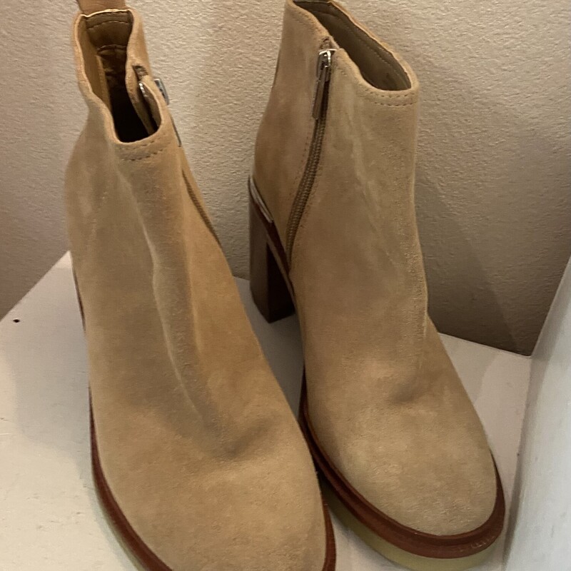 Camel Suede Ankle Bootie<br />
Camel<br />
Size: 8.5 R $149