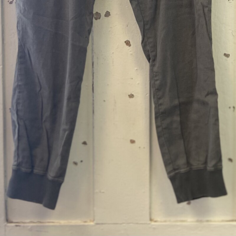 Olive Drwstring Joggers<br />
Olive<br />
Size: S R $89