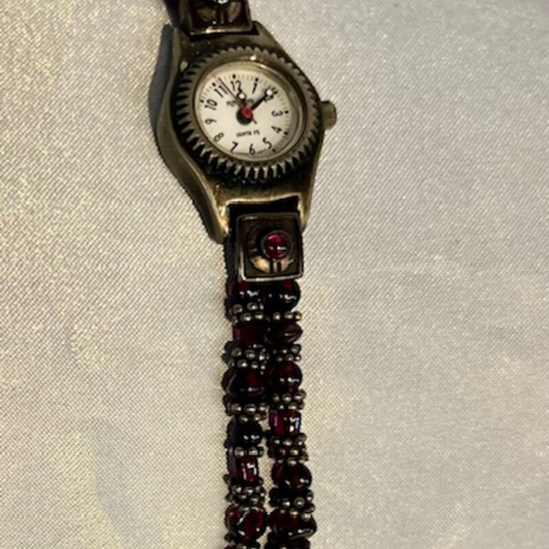 Peyote Bird Santa Fe Watch
Red Silver Size: 7L
Working battery installed