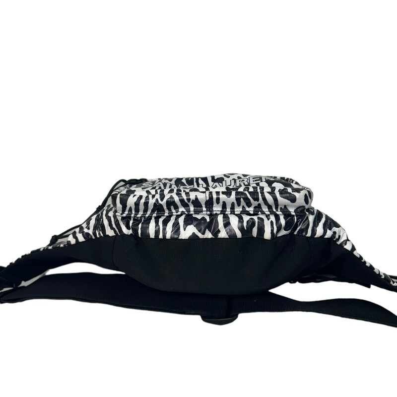 Saint Laurent Animal Print Belt Bag<br />
Nylon and canvas<br />
Dimensions: 17x6