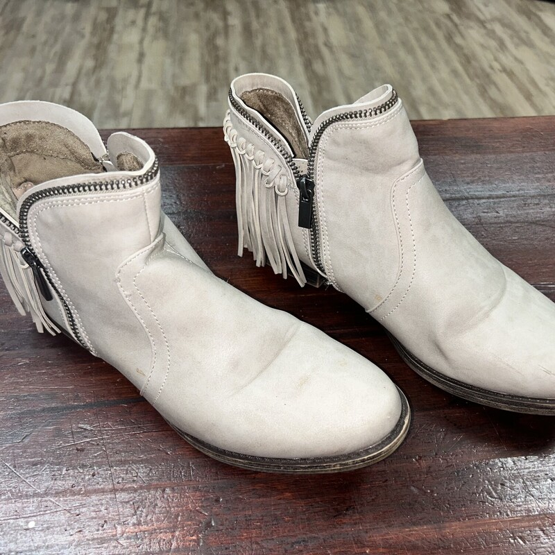 A7.5 Grey Fringe Booties