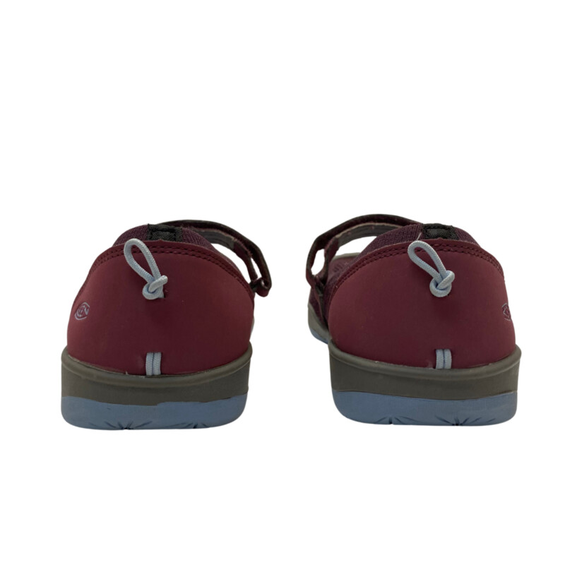 Keen Moxie Velcro MaryJanes
Color:  Wine
Size: 6