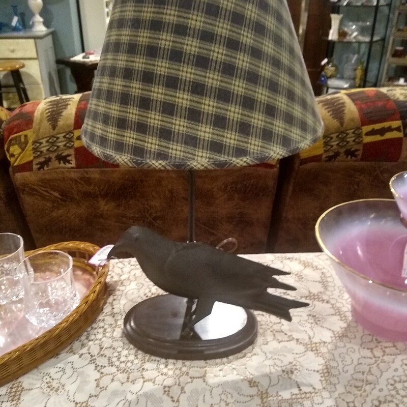 Black Crow Metal Lamp

Wood base with metal black crow and blue gingham
shade.

Size: 11in wide X 25 in tall