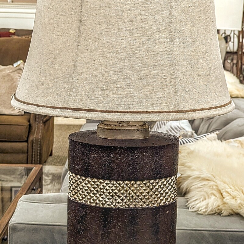 Resin Textured Base Lamp
Brown Silver Cream Size: 17 x 29.5H