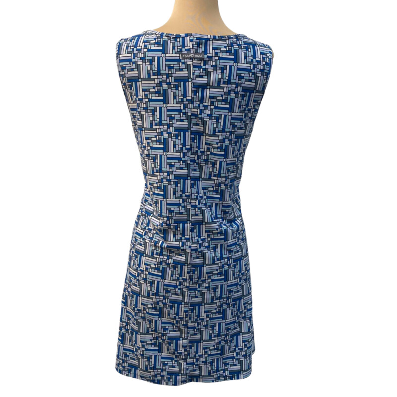 Nuu Muu Active Dress<br />
Puzzle 2019 Pattern<br />
Keyhole Detail In Front<br />
Colors:  Blue, White, Lilac and Gray<br />
Size: XL