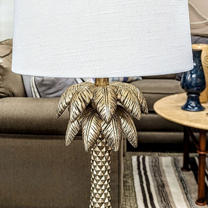 Resin Palm Tree Lamp
Silver White Size: 12 x 28H